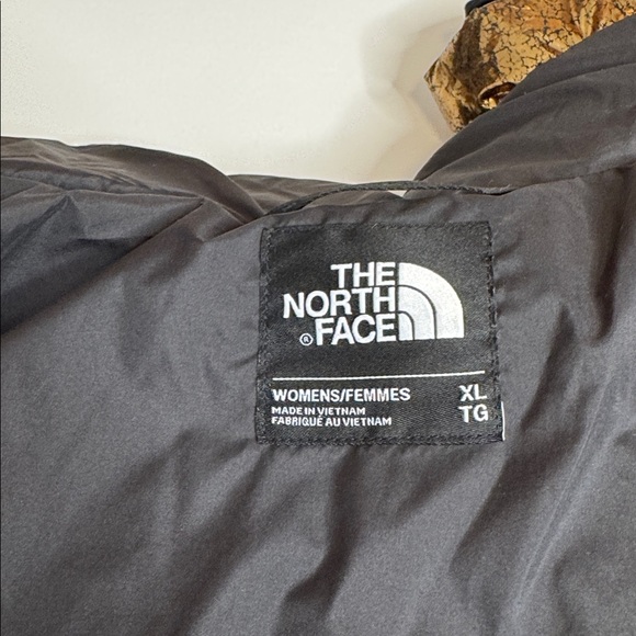 The North Face metallic gold Holladown jacket - Picture 10 of 13